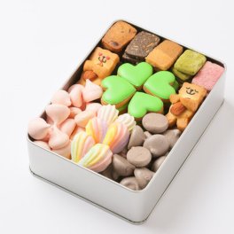 お菓子の宝石箱・くま缶(大)×四葉のクローバー　クッキー、メレンゲ、焼き菓子