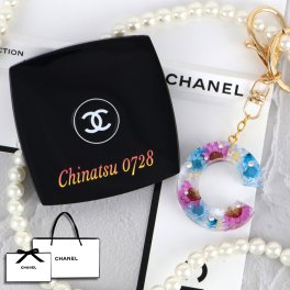 【名入れギフト】CHANEL(シャネル) ミロワール ドゥーブル ファセット & アルファベット キー リングス コンパクト ミラー 純正ブランドラッピング有 鏡 デパコス ブランド 名前入れ コスメ 化粧品 正規品 誕生日プレゼント ギフト