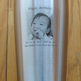 写真彫刻　ステンレスタンブラー420ｃｃ　画像彫刻　ペット、孫の写真、父の日　子供の絵彫刻　似顔絵彫刻　父の日　孫、子供の絵彫刻　ペットの写真彫刻　　人気です。名入れマグカップ　レーザー彫刻　ステンレス製　真空二重構造【名入れ彫刻無料】　画像彫刻　写真彫刻　イラスト彫刻　420CC 【誕生日・父の日・母の日・記念日】