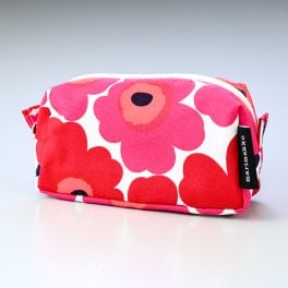 マリメッコ marimekko ポーチ コスメティックポーチ 旅行ポーチ ペンケース ミニウニッコ レッド 47196 047196 001(75051 001) 北欧雑貨 北欧デザインネコポス 送別会 誕生日 お中元 結婚祝い 結婚式 彼女 娘 コスメポーチ 妻 女性 高級 父の日 母の日【スペシャルラッピング660円(別売り)】 成人祝い ホワイトデー