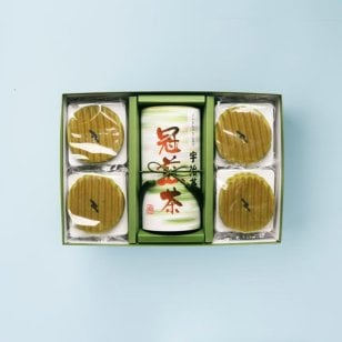 宇治抹茶ヴァッフェルと宇治冠煎茶詰合せ【敬老の日・お供え】／抹茶ヴァッフェル 日本茶 煎茶 緑茶 抹茶スイーツ 抹茶ケーキ 和菓子 洋菓子 お茶とお菓子 手土産 結婚内祝い 出産内祝い お見舞い お返し 誕生日 記念日 還暦祝い 古希祝い 喜寿祝い 快気祝い 帰省土産 祖父 祖母 父 母 両親