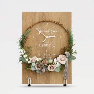 木製パネルとリースの花時計／ナチュラル・バーチ（スタンド付き）