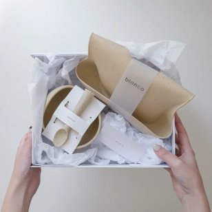 blanco ブランコ gift bowl set  吸盤付きベビー食器 お食事エプロン セット 出産祝い