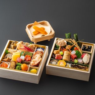 2027新春おせち料理　2人前二段重　自家製抹茶チーズケーキ付き【12/25(金）締切・12/31（木）お届け】
