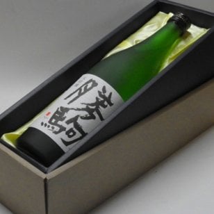 【ギフト包装無料】【超幻の銘酒】勝駒　大吟醸　720ml【豪華布張り化粧箱入り】【清都酒造】【2026年5月～詰】