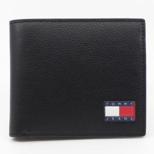 トミーヒルフィーガ　TOMMY HILFIGER　二つ折り財布　AM0AM14355 BDS　ブラック　TJM HERITAGE LEATHER CC AND COIN　トミージンズ ヘリテージ レザー クレジットカード アンド コインポケット　TOMMY JEANS　トミージーンズ　ヨーロッパライン