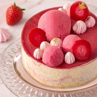 苺×チーズのざくざく食感！名入れ アイスケーキ ベリーストロベリーチーズパイ 5号(直径15cm)3～5人用 誕生日プレゼント ギフト 内祝い 出産内祝い 結婚祝い 退職祝い お礼 母の日 父の日 東京土産 手土産 人気 おしゃれ