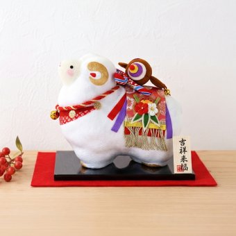 正月飾り 干支未 未 置物 ちりめん 吉祥縁起未 リュウコドウ お正月飾り 正月飾り置物 干支の置物 迎春飾り 十二支 おしゃれ 未 ひつじ ヒツジ 2027 木札特典付き かわいい 縁起物 ディスプレイ 部屋飾り 玄関飾り 龍虎堂 .干支置物.