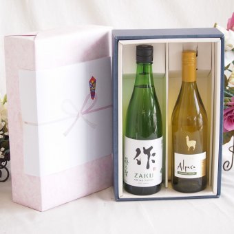 感謝の贈り物ボックス 日本酒作の透明な余韻と、優美なワイン2本セット(サンタヘレナ アルパカ シャルドネ セミヨン白ワイン12.5度(チリ) 清水清三郎商店 作ザク 穂乃智純米 15度(三重県)) 750ml×2本
