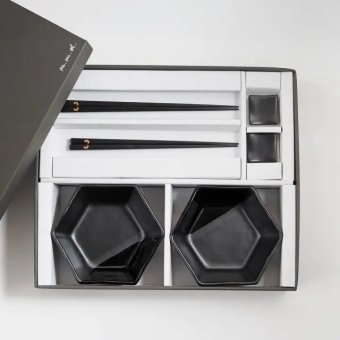 中鉢2枚+箸置き2個+箸2膳セット / monochrome line+名古屋のお箸 / ギフトボックス＆熨斗付き / 瀬戸焼【送料無料（北海道・沖縄を除く）】