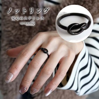ステンレス 結び目リング ブラック ノット 指輪 メンズ シンプル 細身 黒 アクセサリー 立体 曲線 モチーフ モード カジュアル きれいめ ミニマル 艶感 個性的 おしゃれ 大人 ワンポイント 重ね付け 金属アレルギー対応