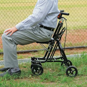アルミ製シルバーカー スタッグ 高齢者 押し車 座れる　送料無料