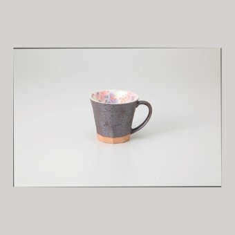 粉引舞桜マグ（紫） 陶器 美濃焼 やきものの里から、暮らしを贈ります。　ギフト 食器 セット テーブルウェア