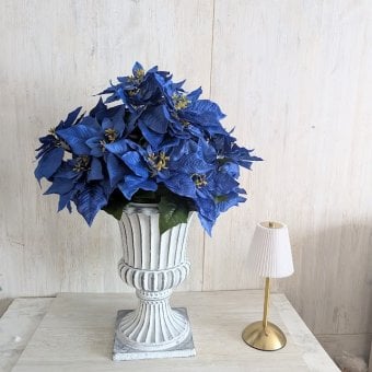 造花　ポインセチアアレンジ　　鮮やかな青