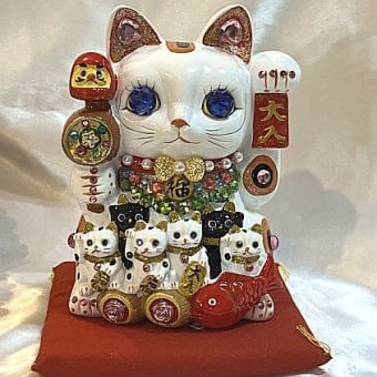 【招き猫がパワーアップ！】ゴージャス デコレーション 招福招き猫：Lサイズ（貯金箱）【贈り物に】猫 ねこ cat キャット デコレーション 置物 風水 鯛 俵 まねきねこ ラインストーン キラキラ 商売繁盛 開店祝い 合格祈願 御祝 内祝 縁起物 誕生日 記念日 母の日 お祝い 贈り物 プレゼント ギフト 可愛い かわいい
