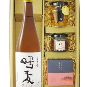 ★ 送料無料 ★ 呼友 ( こゆう ) 純米吟醸  720ml ＋ 海鮮おつまみ3種セット【 9418 】【 日本酒・おつまみセット 】【 ハロウィン 贈り物 ギフト プレゼント 誕生日 結婚のお祝い 】