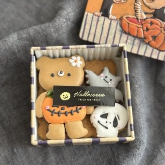 くまさんのハロウィンパーティーアイシングクッキー缶