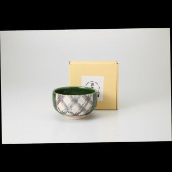 赤津焼　織部　抹茶碗 陶器 瀬戸焼 やきものの里から、暮らしを贈ります。　ギフト 食器 セット テーブルウェア