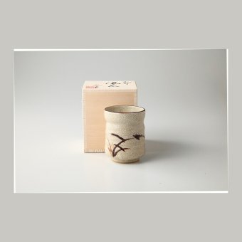 六兵衛作　志野　湯呑 陶器 瀬戸焼 やきものの里から、暮らしを贈ります。　ギフト 食器 セット テーブルウェア