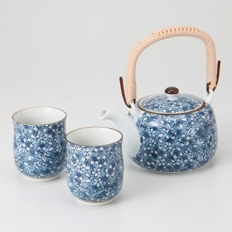 有田焼 青墨桜土瓶茶器セット 磁器 有田焼 やきものの里から、暮らしを贈ります。　ギフト 食器 セット テーブルウェア