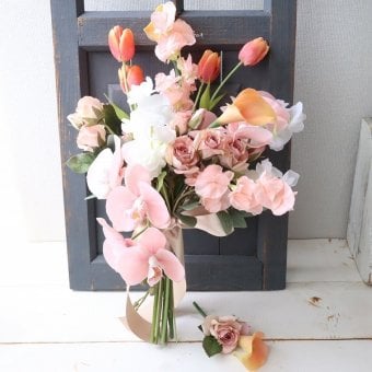 コーラルピンククラッチブーケ 胡蝶蘭 チューリップ カラー 造花 前撮り 結婚式 フォトウェディング 428