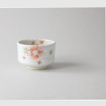 モダン桜茶碗(オレンジ) 陶器 美濃焼 やきものの里から、暮らしを贈ります。　ギフト 食器 セット テーブルウェア