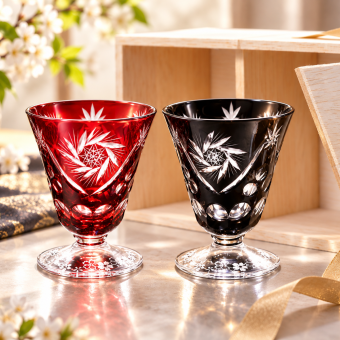 退職 異動 名入れ ペアギフト SXX 切子 足付 お猪口 2点セット 木箱入り / プレゼント ギフト 両親 夫婦 結婚 金婚式 銀婚式 退職 記念 誕生日 長寿 祝い 冷酒盃 赤 青 黒 選べるカラー