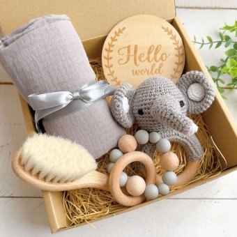 ぞうさん あみぐるみラトルのベビーギフト 5点セット Elephant Baby Rattle Teethers Set 90709（ぞうさんラトル リング歯固め ブランケット ブラシ ウッドメッセージカード）ギフト プレゼント 出産祝い
