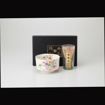 桜枯山水 抹茶碗（粉引）茶筅セット 磁器 美濃焼 やきものの里から、暮らしを贈ります。　ギフト 食器 セット テーブルウェア