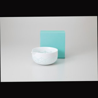 瓔珞透かし片口抹茶碗 磁器 中国製 やきものの里から、暮らしを贈ります。　ギフト 食器 セット テーブルウェア