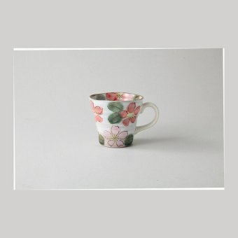 手描き赤桜 マグ 陶器 美濃焼 やきものの里から、暮らしを贈ります。　ギフト 食器 セット テーブルウェア