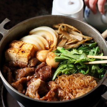 京都モリタ屋 国産黒毛和牛肩モモすき焼き用  ／セット・詰め合わせ 牛肉 精肉・肉加工品 食品 敬老の日 プレゼント ギフト お彼岸 お供え 秋 送料無料 取り寄せ グルメ 産地直送 センター スイーツ お菓子 高級 ご飯 食品 飲料 おかず つまみ おやつ