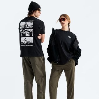 ザノースフェイス：UNISEX 60TH ANNIVERSARY 2 RELAXED SHORT-SLEEVE Tシャツ (ブラック)[Tシャツ/ アパレル/ メンズインナー/人気ブランド/おすすめギフト/誕生日プレゼント/メンズファッション]