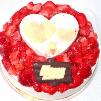 クリスマスハートいちごアイスケーキ６号 [クリスマスケーキ アイスクリームケーキ クリスマスギフト プレゼント 女性人気]