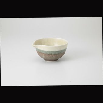 萌黄 片口抹茶碗 磁器 美濃焼 やきものの里から、暮らしを贈ります。　ギフト 食器 セット テーブルウェア