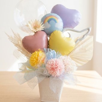 ペット お悔やみ 贈り物 バルーン フラワーアレンジメント 虹の橋 お供え 花 造花 アーティフィシャルフラワー パステルカラー かわいい おしゃれ 犬 猫 うさぎ メモリアル ギフト アレンジメント 命日 一周忌 四十九日 ペット供養 御供 配送日指定可