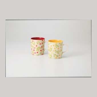 軽量 チューリップ マグペア 磁器 美濃焼 やきものの里から、暮らしを贈ります。　ギフト 食器 セット テーブルウェア