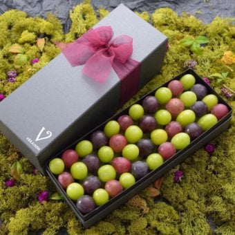 夏ギフト お中元 フルーツ ギフト 贈り物【無料リボンラッピング】結婚 御祝 誕生日【ぶどうの宝石箱 ヴェレゾンスブーケ】 岡山 葡萄 シャインマスカット ピオーネ 桃太郎ぶどう 果物【9月上中旬から発送】