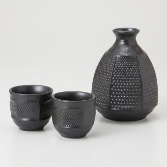 南部鉄風黒マット酒器 磁器 美濃焼 やきものの里から、暮らしを贈ります。　ギフト 食器 セット テーブルウェア