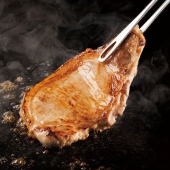 さくらポーク さくらポークロースとんてき300gたれ漬け  ／セット・詰め合わせ 豚肉 精肉・肉加工品 食品 敬老の日 プレゼント ギフト お彼岸 お供え 秋 送料無料 取り寄せ グルメ 産地直送 センター スイーツ お菓子 高級 ご飯 食品 飲料 おかず つまみ おやつ