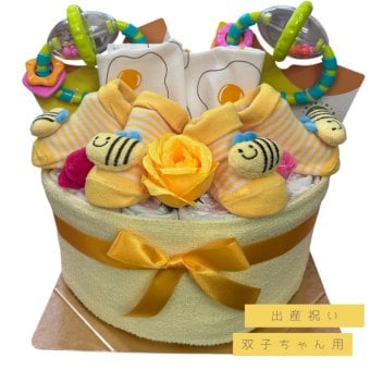 【送料無料】出産祝い おむつケーキ オムツケーキ 双子 男の子 女の子 はち 靴下 豪華 贈り物 Sサイズ