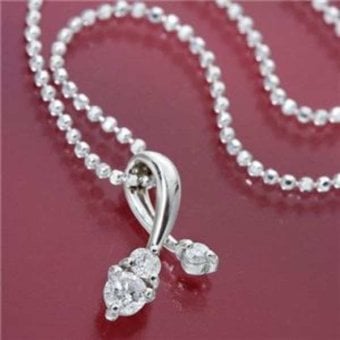 ダイヤモンド ネックレス プラチナ Pt トリロジー ペンダント チェリー さくらんぼ 3石 ジュエリー レディース 華奢 上品 女性 彼女 妻 誕生日 プレゼント クリスマス ギフト ラッピング