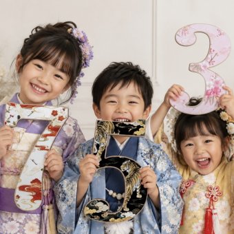 【15種類】753 レターバナー Lサイズ 和柄 カラー 七五三 前撮り 撮影小物 男の子 女の子 木製 数字 オブジェ 数字 ナンバー フォトプロップス 誕生日 3歳 5歳 7歳 記念日 出産祝い セレモニー 子供部屋 和風 ナチュラル かわいい おしゃれ インテリア 男の子 女の子 鶴 龍 トラ 花 桜 金魚 扇 大きい ウッド セルフフォト 記念日 記念品 セレモニー