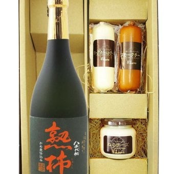 ★ 送料無料 ★ 八千代伝 熟柿 ( やちよでんじゅくし ) かめ壷仕込み   25度 720ml ＋ チーズおつまみ3種セット【 9471 】【 芋焼酎・おつまみセット 】【 要冷蔵 】【 ハロウィン 贈り物 ギフト プレゼント 誕生日 結婚のお祝い 】