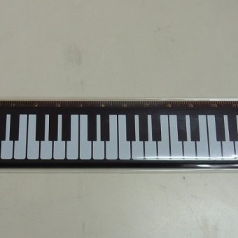 鍵盤定規♪この商品はお取り寄せ商品です♪【プレゼントに最適♪】 音楽雑貨  <br>楽譜柄 音符柄♪