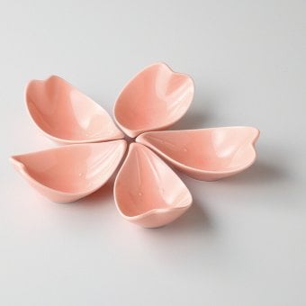 桜花びら揃 磁器 美濃焼 やきものの里から、暮らしを贈ります。　ギフト 食器 セット テーブルウェア
