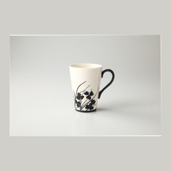 シャビー草花マグ 陶器 美濃焼 やきものの里から、暮らしを贈ります。　ギフト 食器 セット テーブルウェア