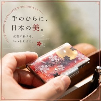 職人の手作り！和柄 名刺入れ「手」 和風 名刺ケース カードケース 夜桜 伝統工芸 職人 手作り 名入れ 記念日 誕生日 ギフト 送料無料 和風 ハンドメイド 立体彩色 螺鈿風 20代 40代 50代 プレゼント お祝い 還暦 退職 卒業