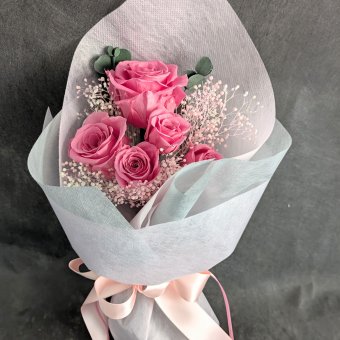プリザーブドフラワーピンクの薔薇5輪の華色ふんわり花束（花束ラッピング）