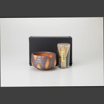焼き締め 抹茶碗茶筅セット 陶器 瀬戸焼 やきものの里から、暮らしを贈ります。　ギフト 食器 セット テーブルウェア